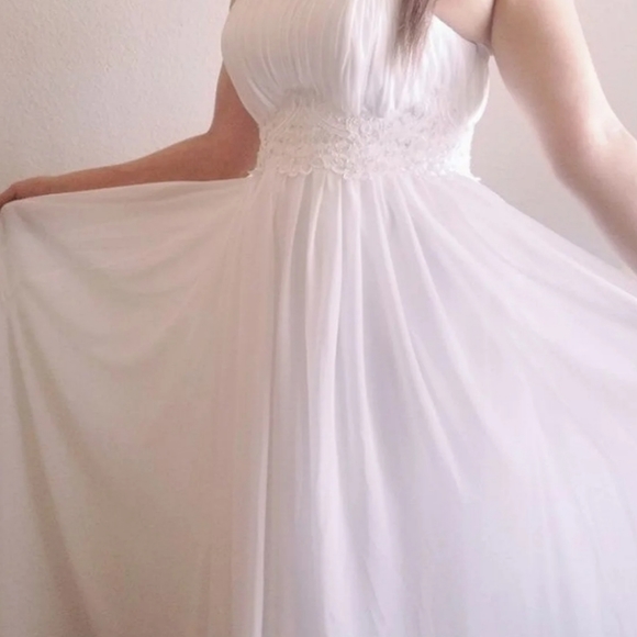 Romantic Ivory Wedding Dress Adjustable Size - Picture 2 of 8